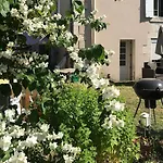 Spacieuse Dans Maison De Avec Jardin