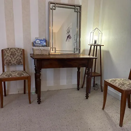 Spacieuse Dans Maison De Avec Jardin