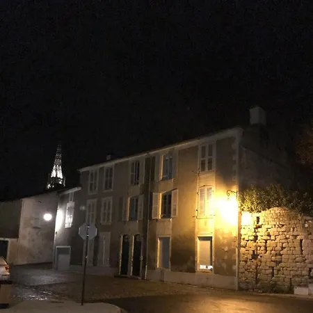 Spacieuse Dans Maison De Avec Jardin Fontenay-le-Comte